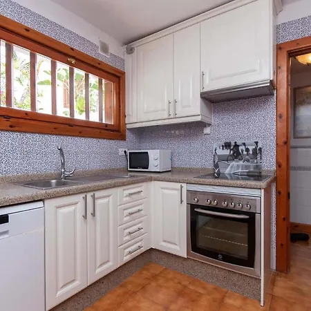 Parque Santiago Iii 68 - Three Bed Willa *