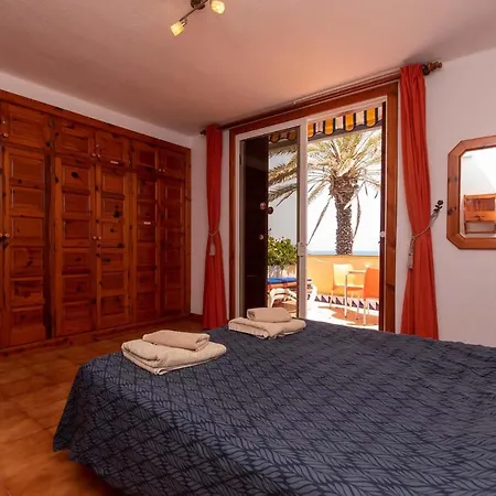 Parque Santiago Iii 68 - Three Bed Villa *